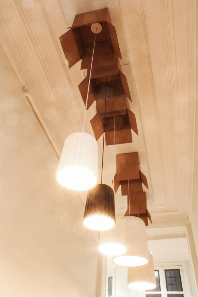 Conception de la scénographie pour la présentation à la presse de la collection Habitat printemps/été 2013. Nouvelle collection de Pierre Favresse. Exposition dans un appartement de type Haussmannien, Paris 16. Conception du graphisme et création de la charte graphique du catalogue. Surface : 300 m2 #habitat @habitat