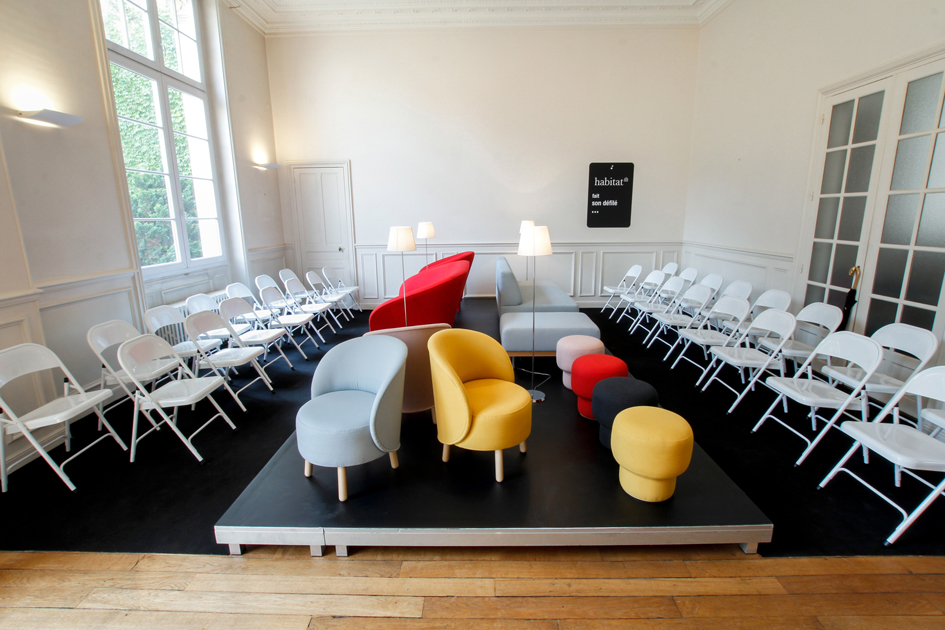 Conception de la scénographie pour la présentation à la presse 
de la collection Habitat automne/hiver 2013.
Exposition dans immeuble anciennement occupé par des jésuites, 
Paris 04
Design de la scénographie, des mobiliers et réalisation 
du graphisme.

Surface d’exposition : 500 m2  
#scenography @scenography #habitat #furniture #claudelecante @claudelecante @scenography