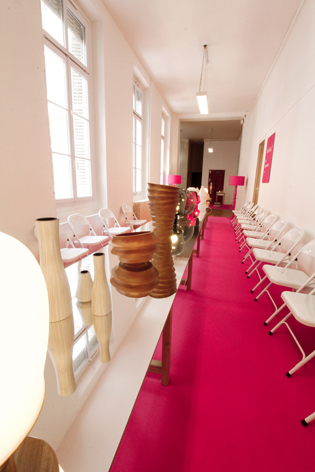 Conception de la scénographie pour la présentation à la presse de la collection Habitat automne/hiver 2013. Exposition dans immeuble anciennement occupé par des jésuites, Paris 04 Design de la scénographie, des mobiliers et réalisation du graphisme. Surface d’exposition : 500 m2 #scenography @scenography #habitat #furniture #claudelecante @claudelecante @scenography