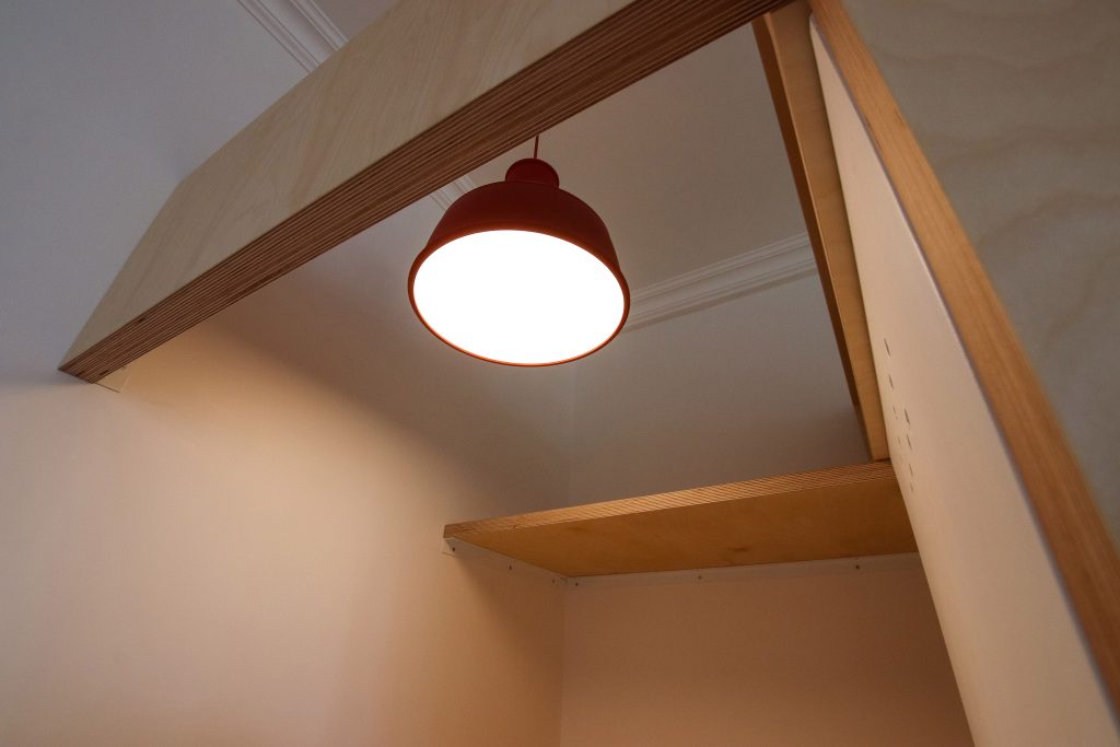 Rénovation totale d'un appartement à Paris 20 par le studio Claude Lecante. Reprise et réorganisation des espaces, design des mobiliers et de la cuisine fabriquée sur mesure. Suivi de chantier et des fabrications. Design de la cuisine et meubles Claude Lecante #architecture #claudelecante @architecture @paris20 #renovationparis20 @designmobilier