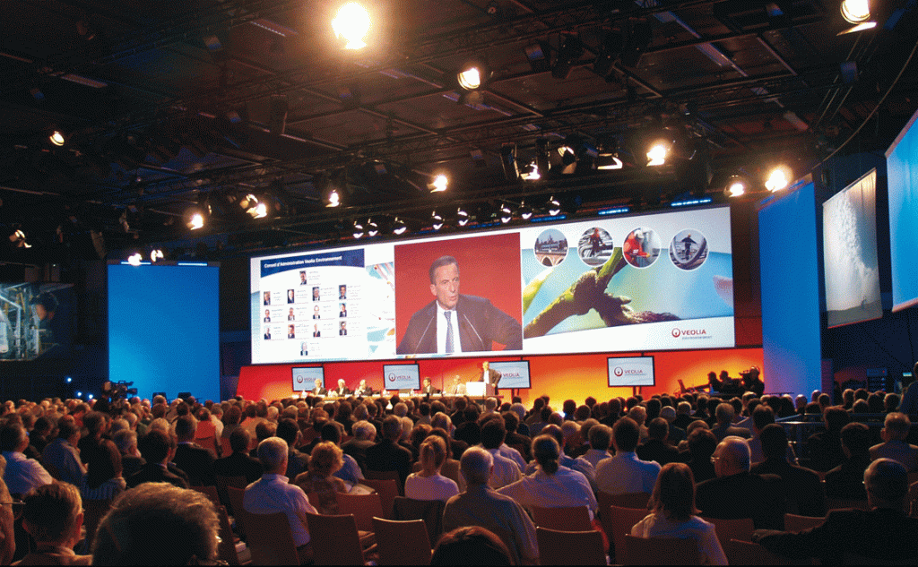 Graphisme de la convention Veolia Environnement qi s'est déroulée à Paris Villepinte. Conception et réalisation graphique par Claude Lecante. #designgraphique #design #graphisme