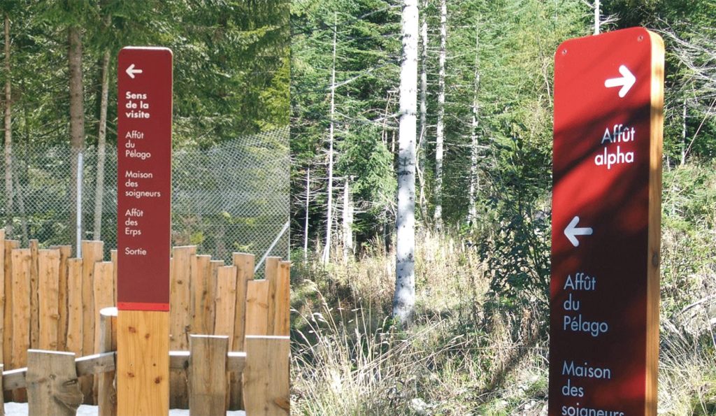 Programmation et implantation signalétique. Conception graphique et design de l’ensemble des mobiliers du scénoparc. Création de la gamme de mobilier signalétique (panneaux routiers, de localisation et directionnels...) Panneaux en aluminium sérigraphiés montés sur support bois pour l’extérieur et en corian sublimé pour l’intérieur. Graphisme en collaboration avec Artkas #saint_martin_de_vesubie #letempsduloup #lecanteclaude
