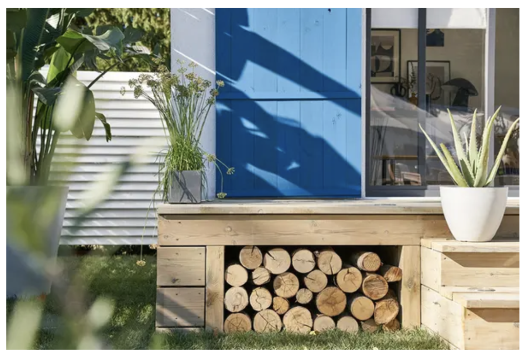 Pour le catalogue et/ou le site internet de Leroy Merlin, dans le cadre des «cahiers d’idées» propositions d’aménagement et d’astuces de construction. D’après un briefing avec cible fournie, rendu de différents concept pour validation. Puis conception des espaces et design des mobiliers avec comme contrainte l’utilisation des matériaux vendus chez Leroy Merlin. Conception, design et ambiance, plans de fabrication du décor pour la future réalisation des photographies servant au catalogue. design : Claude Lecante #leroymerlin @leroymerlin @claudelecante