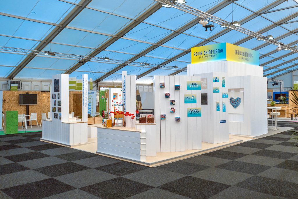 Stand du Conseil de la Seine Saint-Denis pour la Cop 21. Conception de la scénographie. Réalisation des plans de principe et suivi de fabrication. Surface : 60 m2 Collaboration avec l'agence Saisons Graphisme : Saisons Photos : Claude Lecante