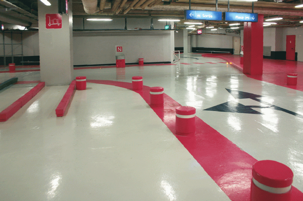 Préconisations et propositions signalétiques concernant l’ensemble des parkings de CDG (P AB, CD EF...) à Roissy Charles De Gaulle Conception de la signalétique des parkings Aéroports de Paris. Programmation, aps, apd et dce. Implantation des supports, couleurs et codes graphiques, pictogrammes et dessin des supports. Traitement de la signalétique de localisation, des entrées de parkings, directionnels et marquage des sas. Graphisme en Collaboration avec Frédéric Weill et Kaunpunki #adp #lecante @aéroportsdeparis #aéroportsdeparis #signage #wayfinding