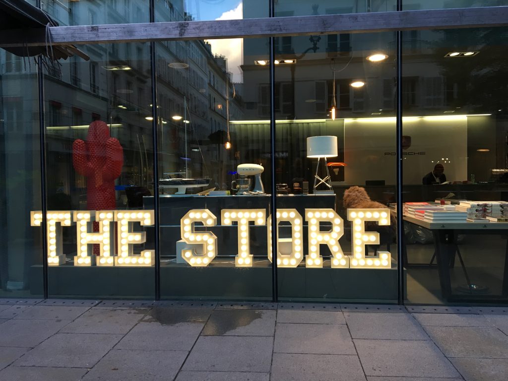 Scénographie à Paris pour Porsche et le magazine IDEAT. Conception réalisée avec et pour Laurent Blanc. Réalisation d’un store éphémère afin de présenter la Porsche Panamera 4 à la presse ainsi qu’aux clients VIP. Suivi des travaux et réalisation des éléments graphiques. #porsche @porsche @lecante #ideat @ideat magazine ideat et goodlife