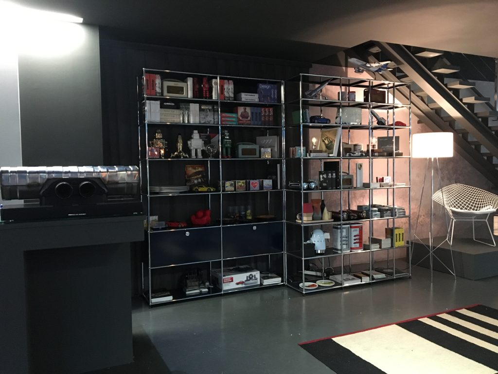 Scénographie à Paris pour Porsche et le magazine IDEAT. Conception réalisée avec et pour Laurent Blanc. Réalisation d’un store éphémère afin de présenter la Porsche Panamera 4 à la presse ainsi qu’aux clients VIP. Suivi des travaux et réalisation des éléments graphiques. #porsche @porsche @lecante #ideat @ideat magazine ideat et goodlife