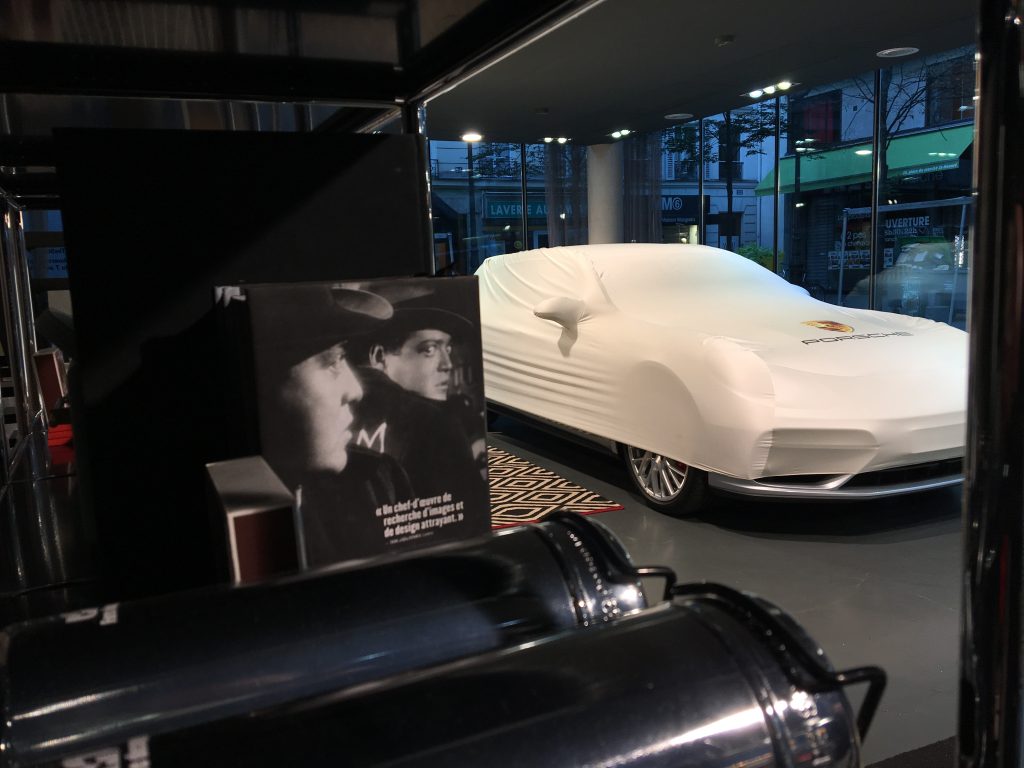 Scénographie à Paris pour Porsche et le magazine IDEAT. Conception réalisée avec et pour Laurent Blanc. Réalisation d’un store éphémère afin de présenter la Porsche Panamera 4 à la presse ainsi qu’aux clients VIP. Suivi des travaux et réalisation des éléments graphiques. #porsche @porsche @lecante #ideat @ideat magazine ideat et goodlife