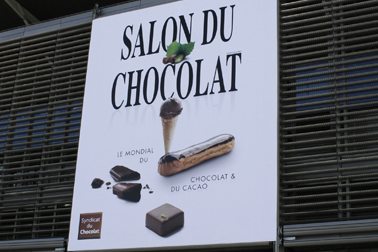 Conception du stand Es Koyama au salon du chocolat.
Design des mobiliers et agencement de l’espace. 
Réalisation des plans, suivi des fabrications et suivi du montage 
et démontage sur site.

Graphisme : Es Koyama